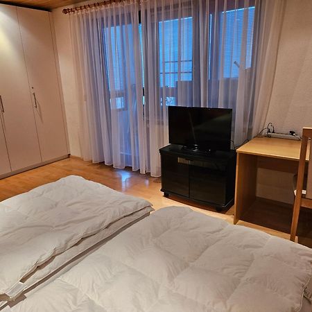 Wohnung Fuer 4 Personen, 2 Schlafzimmer, 2 Parkplaetze, Wlan Konstanz Ngoại thất bức ảnh