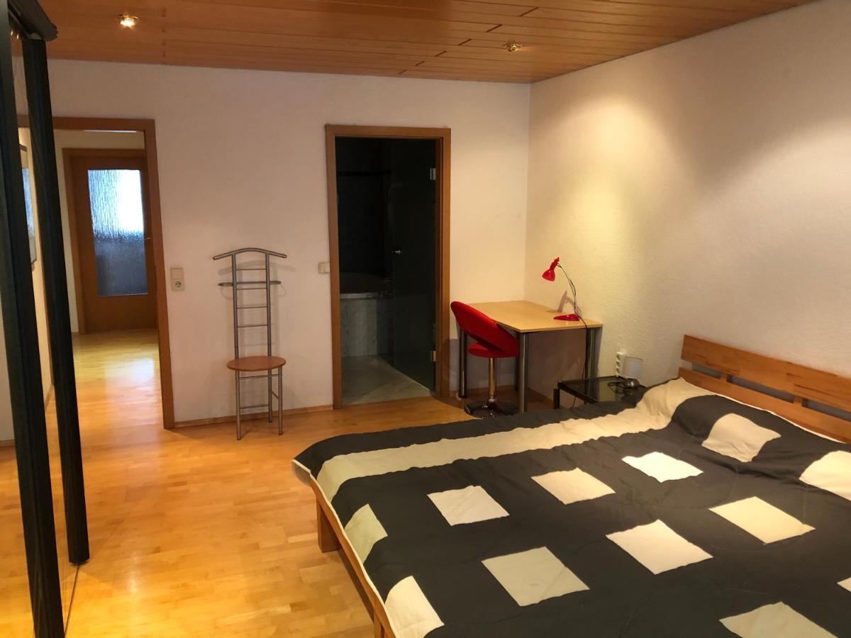 Wohnung Fuer 4 Personen, 2 Schlafzimmer, 2 Parkplaetze, Wlan Konstanz Ngoại thất bức ảnh