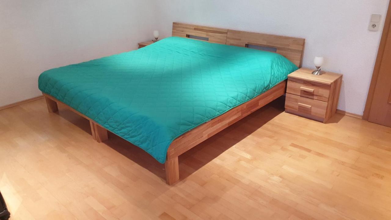 Wohnung Fuer 4 Personen, 2 Schlafzimmer, 2 Parkplaetze, Wlan Konstanz Ngoại thất bức ảnh