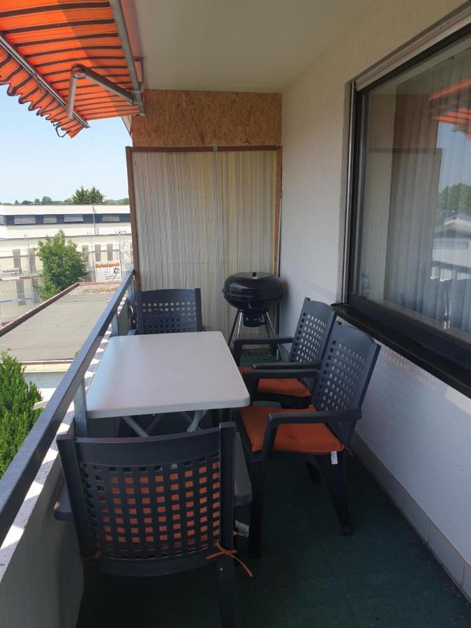 Wohnung Fuer 4 Personen, 2 Schlafzimmer, 2 Parkplaetze, Wlan Konstanz Ngoại thất bức ảnh